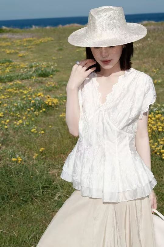 선명한 xinfenzi 프랑스식 무거운 작업 자수 V넥 허리 수축 디스플레이 얇고 작은 날다 소매 맨위