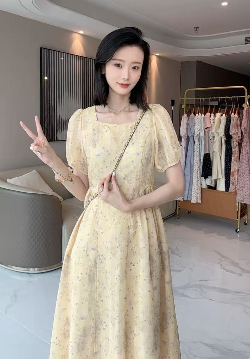 크림 쿠키 2026 여름 새로운 프랑스식 광장 칼라 부드러운 연령 감소 하이웨이스트 꽃무늬 패션 반팔 드레스