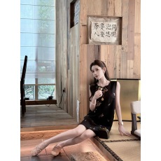 批发亭禾<b class='q'>香云纱</b>“100人丝”质感线 显瘦刺绣<b class='q'>连衣裙</b>