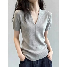 批发韩系轻奢2026年夏季时尚<b class='q'>V领</b>针织衫女气质修身女人味御姐短袖上衣