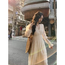 批发任小艺早春新款V领长袖茶歇法式<b class='q'>连衣裙</b>设计感小众气质高腰长裙子