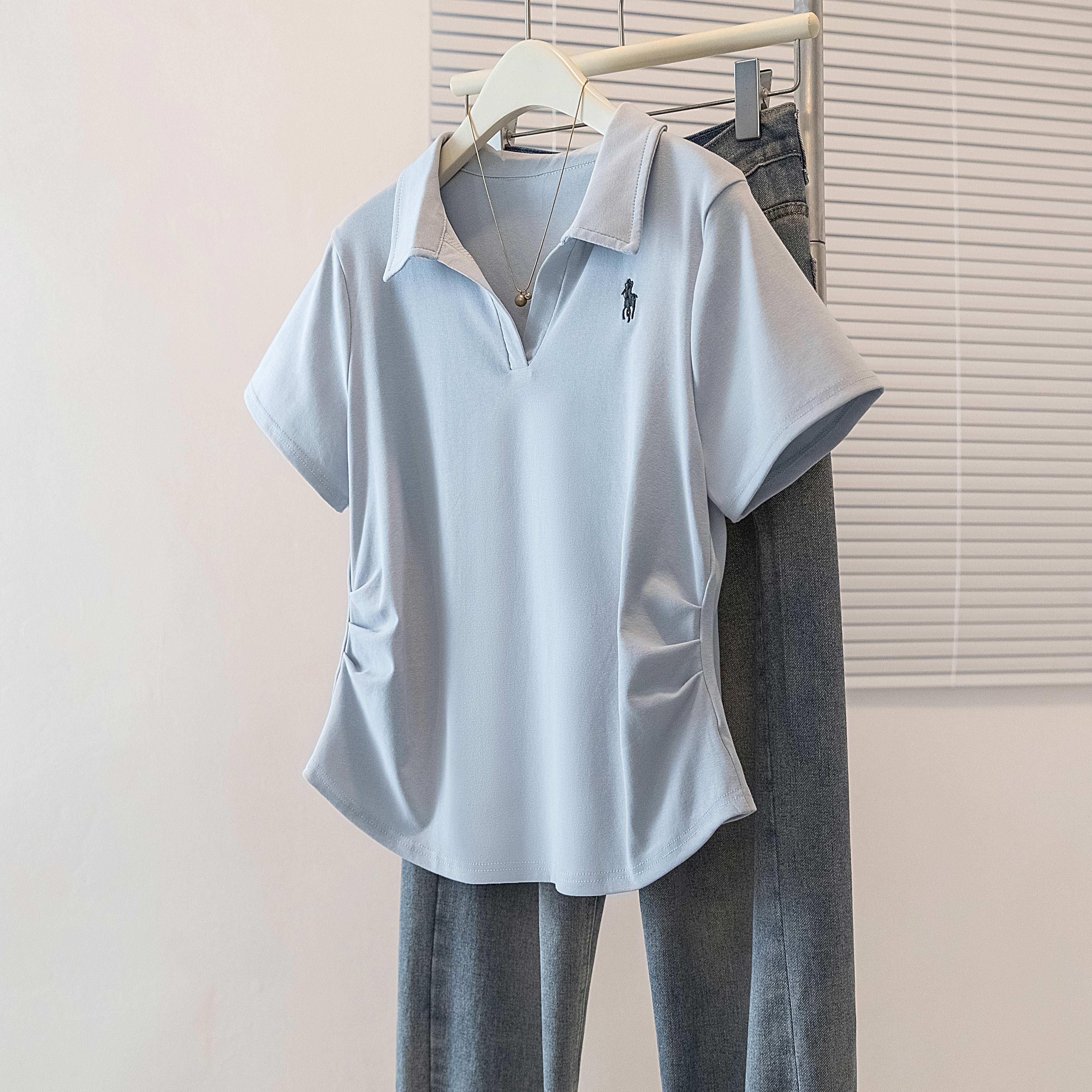 RY70110# 实拍大码女装2026夏季新款显瘦修身短袖T恤刺绣褶皱翻领纯色时尚