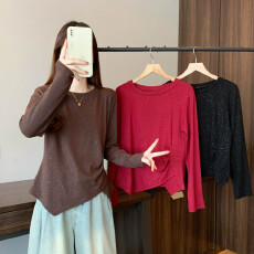 批发实拍新款大码加绒长袖T恤女设计感不规则褶皱打底衫遮肉显瘦圆领