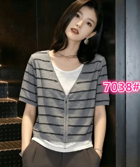 2026 여름 새로운 여성 고급 페이크 레이어드 스트라이프 반팔 티셔츠 출퇴근 바람 슬림해 보이는 표지 고기 다용도 맨위