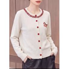 批发2025冬季新款温柔减龄小马图案修身显瘦款圆领针织开衫上衣