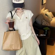 批发KISS SISTER家2026春夏新款飞飞袖刺绣Polo领<b class='q'>针织衫</b>显瘦<b class='q'>短款</b>上衣