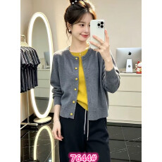 批发慵懒风复古撞色拼接假两件针织开衫女秋季新款<b class='q'>大码</b>显瘦设计感毛衣