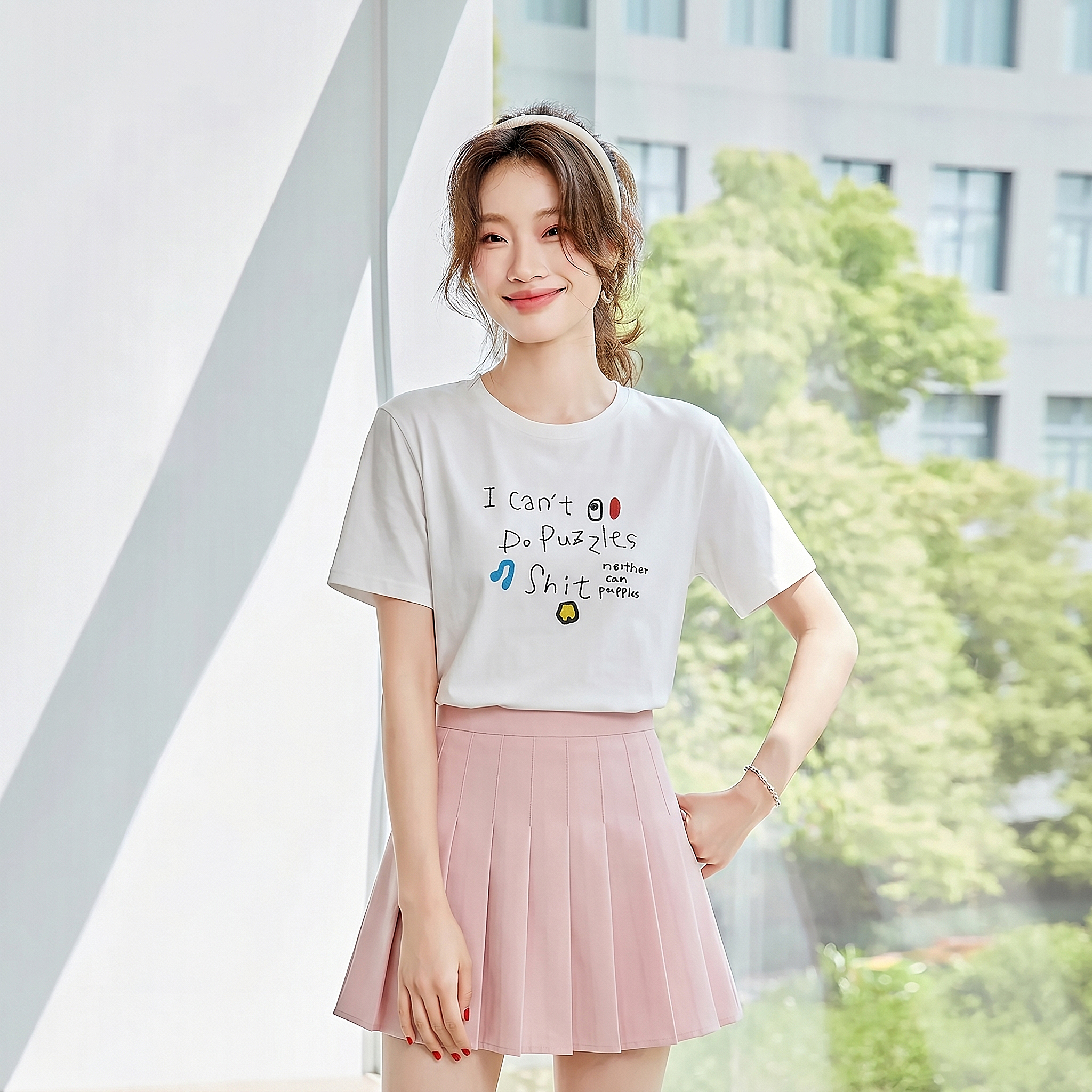 2026 새로운 유럽 바람 패션 루즈핏 알파벳 연령 감소 맨위 라운드 넥 반팔 티셔츠 여성 여름