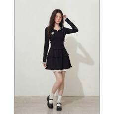 批发实拍~大码女装早秋甜辣妹纯欲风修身显瘦连帽上衣+半身短裙两件套