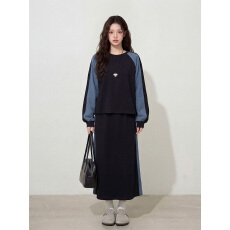 批发实拍~大码女装<b class='q'>秋</b>季小众极简藏青色撞色拼接运动风卫衣半身裙套装