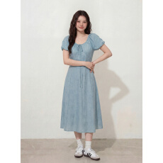 批发实拍～大码女装茶歇法式复古气质<b class='q'>泡泡袖</b>碎花<b class='q'>连衣裙</b>女收腰显瘦长裙