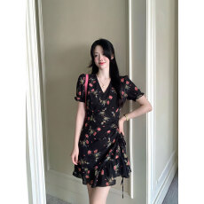 批发实拍3000件大码女装茶歇法式碎花开叉显瘦连衣裙胖MM藏肉收腰