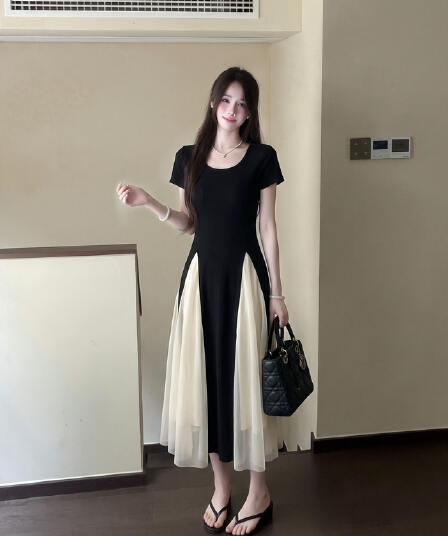 실사 빅 사이즈 여성 의류 분위기 센스 가져 가라. 회전율 디자인 센스 싸움 망사 드레스 지방 mm 슬림해 보이는 치마 여성