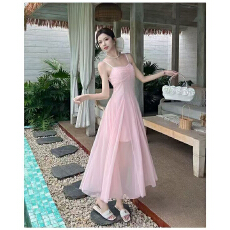 批发温柔风粉色方领吊带背心<b class='q'>连衣裙</b>子女夏季2025新款法式气质<b class='q'>露背</b>长裙