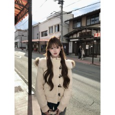 批发初梦POKEMENG 雪酪松绒 90新国标白鸭绒古早感拱针貉子毛领羽绒服