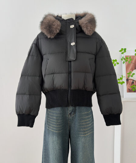 m900 검정색 다운 재킷 여성 짧은 겨울 2026 년 새로운 후드 슈퍼 잘 생긴 큰 모피 칼라 작은 키 허리 수축
