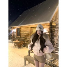 批发OYFF凡凡来咯90白鸭绒貉子毛毛领保暖短款羽绒服女款冬季粉色外套