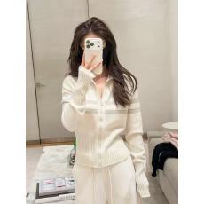 批发韩系氛围感早秋穿搭白色毛衣外套巨好看<b class='q'>轻熟</b>上衣气质miu系针织衫