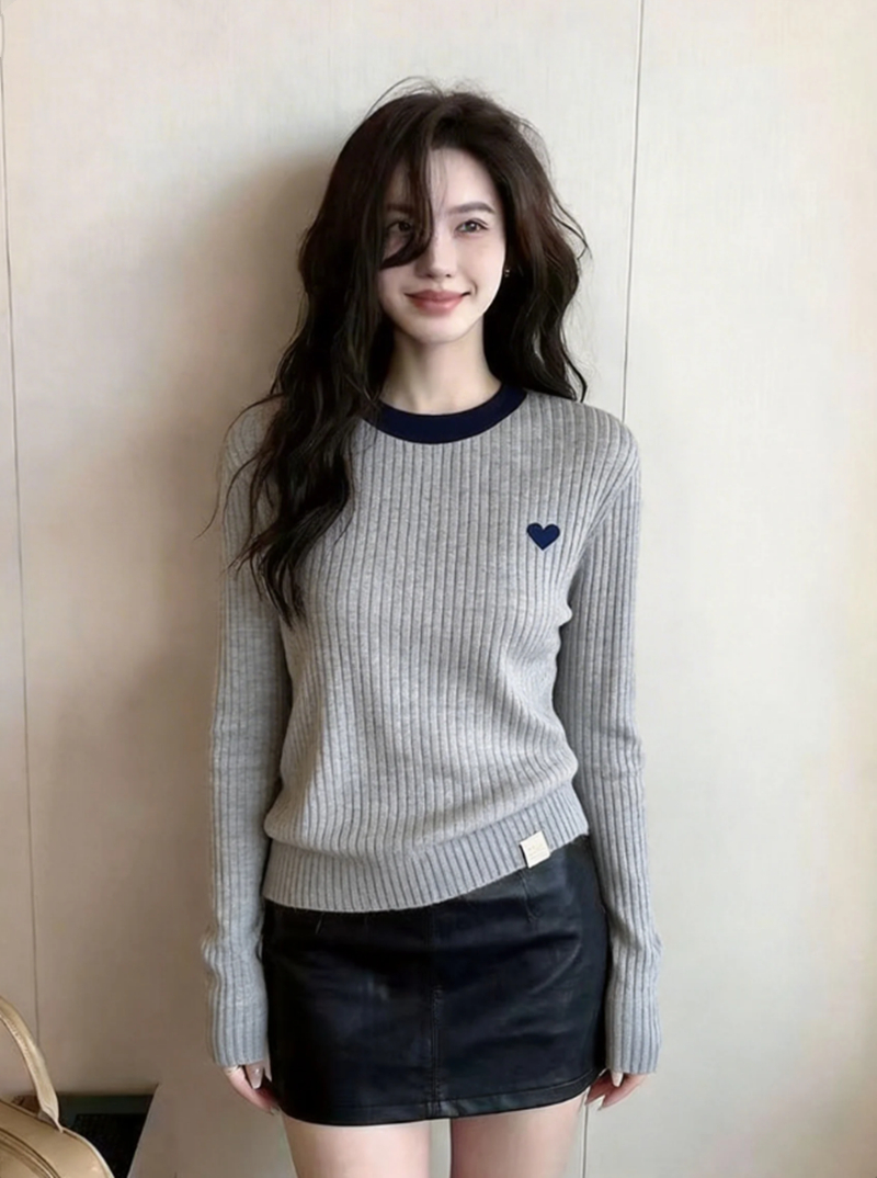 아름다운 프랑스식 루즈핏 배색 기본 셔츠 여성 봄 가을 하트 자수 디자인 센스 인사이드 가져 가라. 스웨터 니트 스웨터 맨위