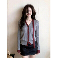 批发韩系灰色短款镂空v领针织开衫毛衣女2026春季新款修身显瘦上衣潮