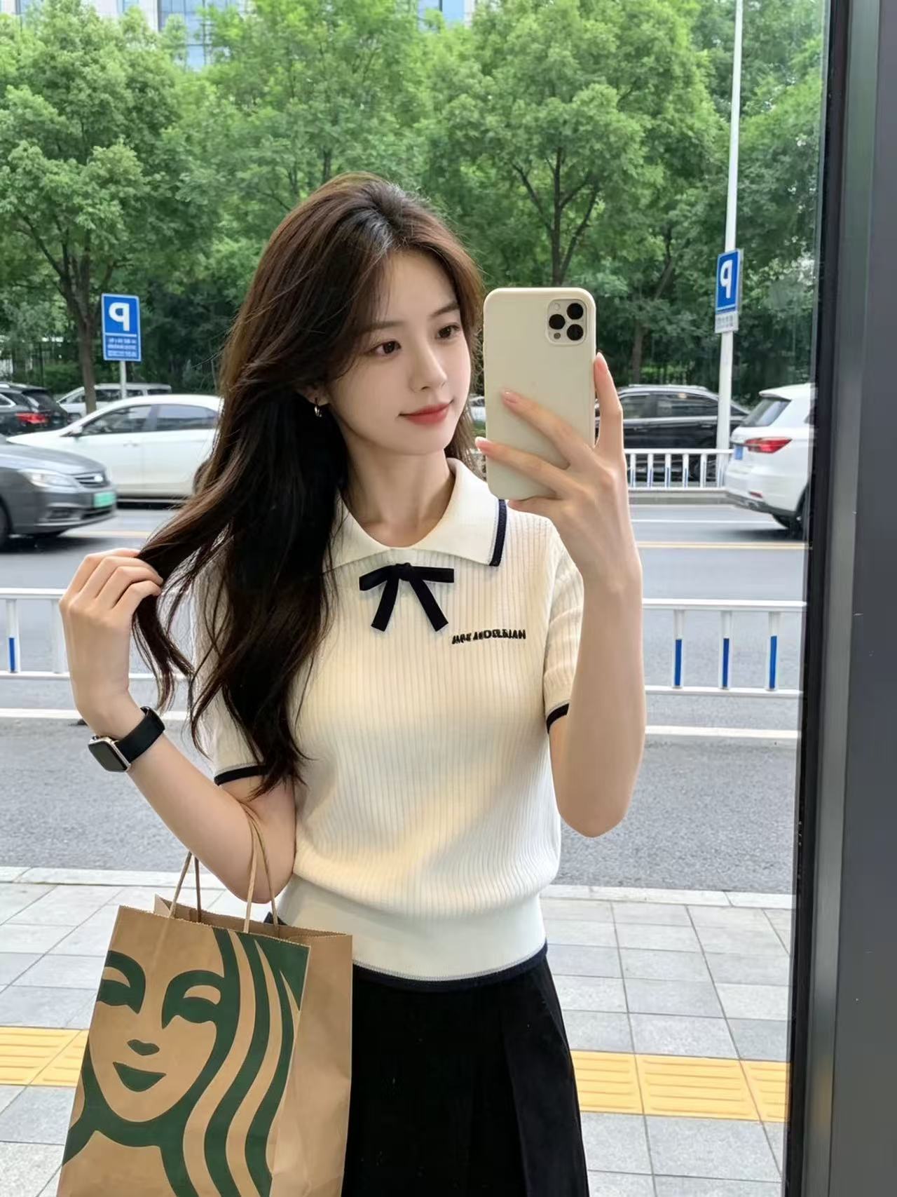 한 부서 학원 스타일 나비 매듭 니트 스웨터 2026 여름 새로운 흑인과 백인 배색 폴로 칼라 몸매 가꾸기 반팔 맨위 여성