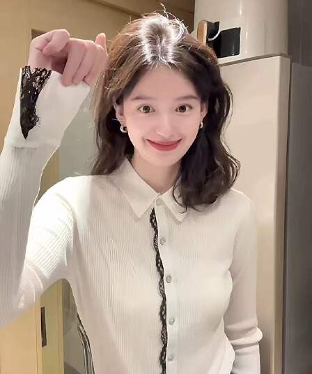 레이스 레이스 POLO 칼라 긴팔 니트 스웨터 여성 2026 이른 가을 새로운 디자인 센스 고유 한 오픈 가디건 외출용 맨위