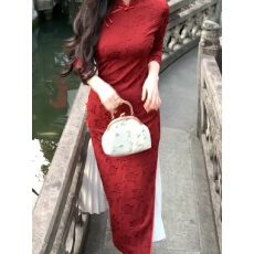 批发2026<b class='q'>春</b>秋复古暗花纹酒红色年会结婚过年旗袍中国风气质修身连衣裙