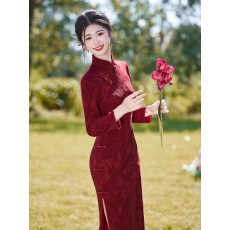 批发红色旗袍2025新款秋冬季长袖订婚礼服新中式<b class='q'>连衣裙</b>敬酒服新娘修身