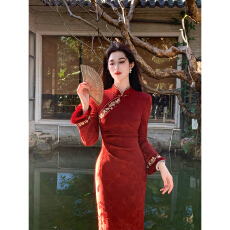 批发加绒加厚新中式红色订婚礼服改良旗袍女<b class='q'>冬</b>装刺绣敬酒服连衣裙