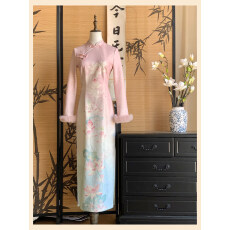 批发加绒加厚新中式粉色改良旗袍小众设计修身荷叶印花国风连衣裙