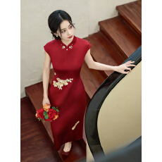 批发红色刺绣新中式订婚旗袍出阁礼<b class='q'>服</b>裙端庄大气结婚<b class='q'>新娘</b><b class='q'>敬酒</b><b class='q'>服</b>