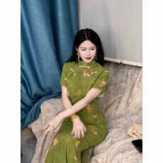 批发画报夫人新中式绿色旗袍女2026新款国风改良版<b class='q'>修身</b>掐腰短袖连衣<b class='q'>裙</b>