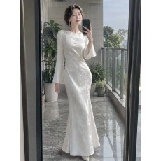 批发轻熟优雅白色长袖蕾丝鱼尾连衣裙女2026秋季新款仙气高级感礼服裙
