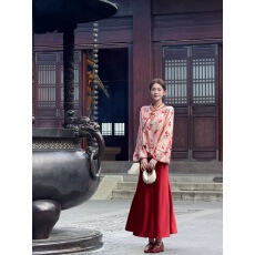 批发2026年秋季国泰民安新中式国风外套半裙女秋季节日订婚套装裙