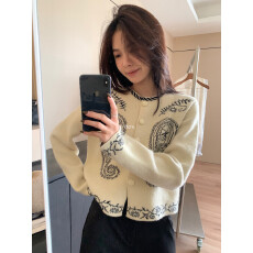 批发简约复古圆领单排扣宽松小花图案<b class='q'>短款</b>时尚百搭长袖绣花毛衣外穿