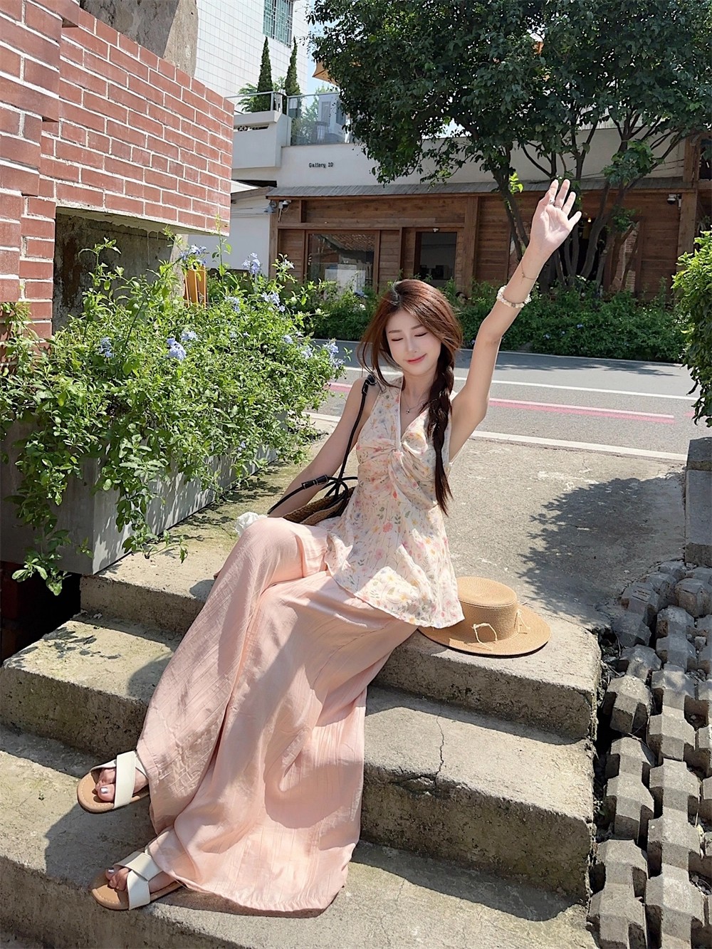 한 부서 부드러운 꽃무늬 비틀림 V넥 행침 목 조끼 여성 여름 몸매 가꾸기 민소매 외출용 디자인 센스 달콤함 맨위