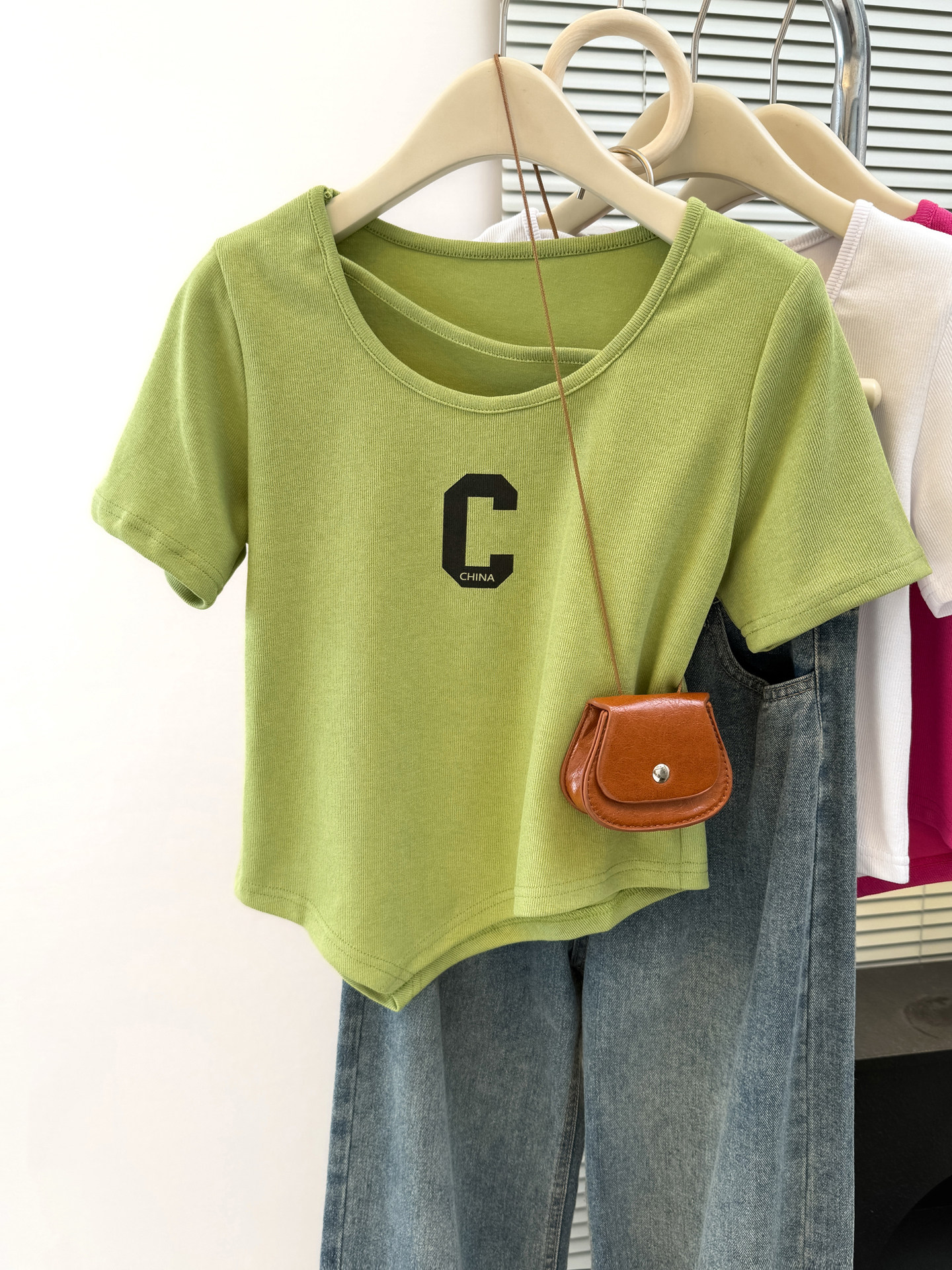 실사 chic 달콤한 매운맛 알파벳 프린트 반팔 티셔츠 여성 여름 몸매 가꾸기 한국 스타일 기본 셔츠 짧은 반쪽 소매 맨위