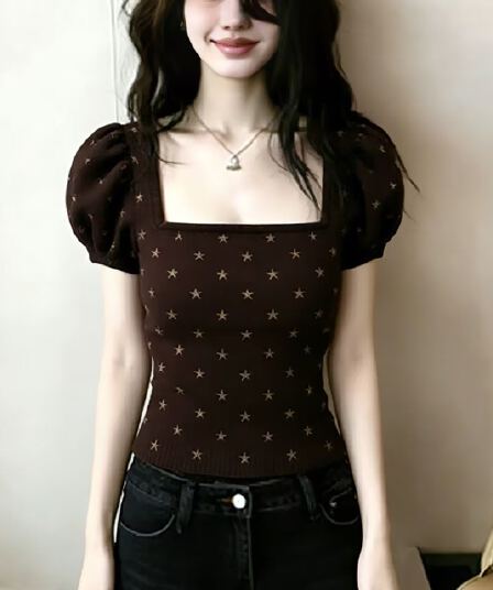 브라운 거품 소매 프린트 반팔 티셔츠 여성 조기 봄 여름 디자인 센스 2026 슈퍼 화재 연령 감소 맨위 여성