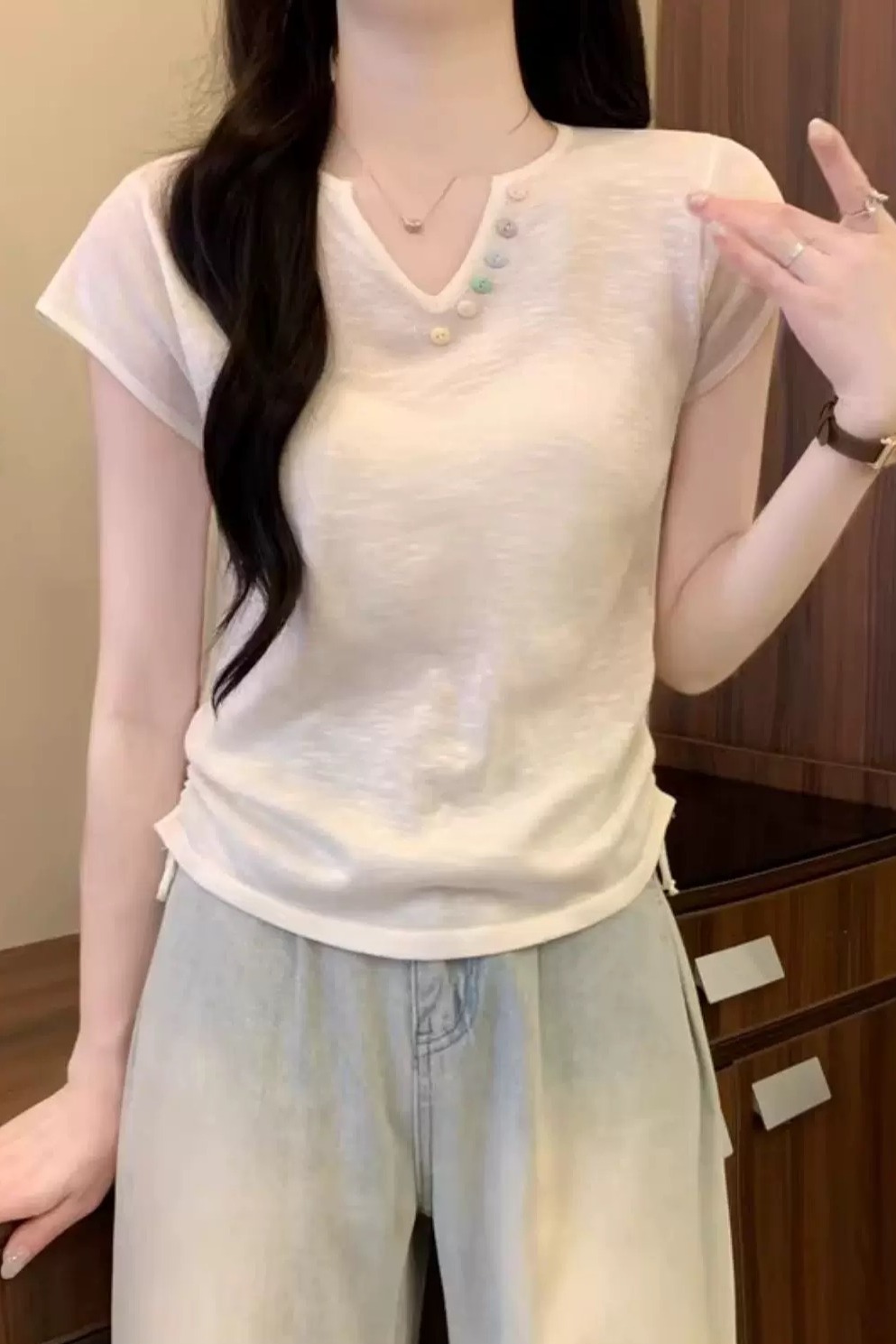 대나무 마디 마 V넥 반팔 티셔츠 여성 새로운 여름 얇은 스타일 얼음 실크 펌프 로프 주름 허리 수축 슬림해 보이는 짧은 맨위