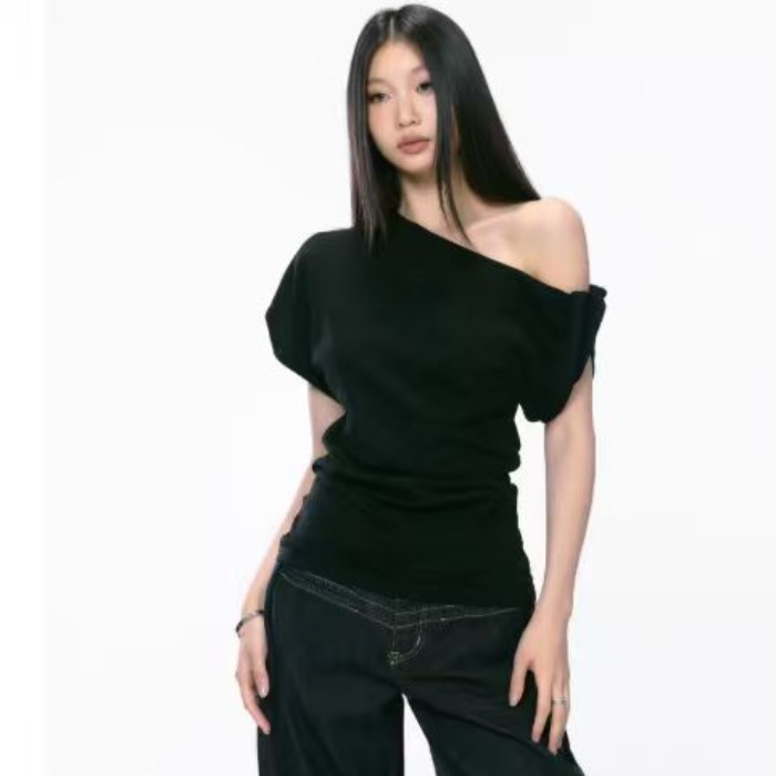 한 부서 비스듬한 어깨 반팔 티셔츠 여성 여름 디자인 센스 작은 대중 불규칙 오프숄더 쇼트 스타일 핫걸 맨위