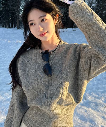 공정한 섬 회색 스웨터 여자 가을 겨울철 2026 새로운 수 있습니다. 외출용 인사이드 가져 가라. 니트 스웨터 허리 수축 맨위 고급 센스