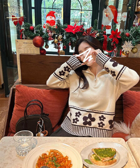 크리스마스 공정한 섬 폴로 칼라 자카드 스웨터 여자 가을 겨울철 2026 새로운 느긋한 바람 고급 센스 니트 스웨터 맨위