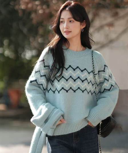2026 봄 새로운 한 부서 공정한 섬 자카드 스웨터 여자 부드러운 찹쌀 스카프 칼라 루즈핏 니트 맨위