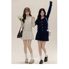 批发2026秋<b class='q'>冬</b>新款针织开衫百褶裙两件套女小香风显瘦高级毛衣套装