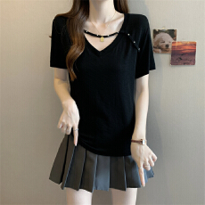 批发实拍<b class='q'>春</b>夏胖MM新款韩系纯色正肩V领铆钉设计宽松显瘦休闲百搭上衣