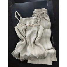 批发早春松弛感穿搭巨好看减龄洋气高端独特漂亮灰色吊带上衣裤子<b class='q'>套装</b>