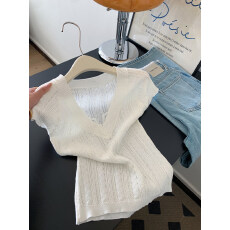 批发白色设计感v领针织短袖t恤女士内搭可外穿短款正肩小<b class='q'>上衣</b>2026春夏