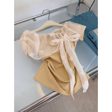 批发韩系淡黄色露肩上衣<b class='q'>女</b>2026夏季新款网纱装饰打底小衫小众收腰T恤