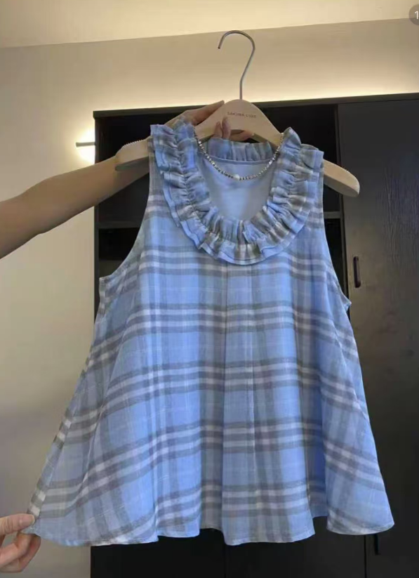 프랑스식 파란색 체크무늬 레이스 민소매 조끼 여성 2026 여름 새로운 고급 센스 달콤함 연령 감소 품격 맨위