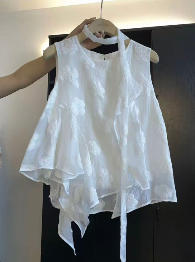 3 차원 꽃 자수 민소매 화이트 조끼 여성 2025 여름 새로운 부드러운 연령 감소 한 부서 슬립 짧은 맨위